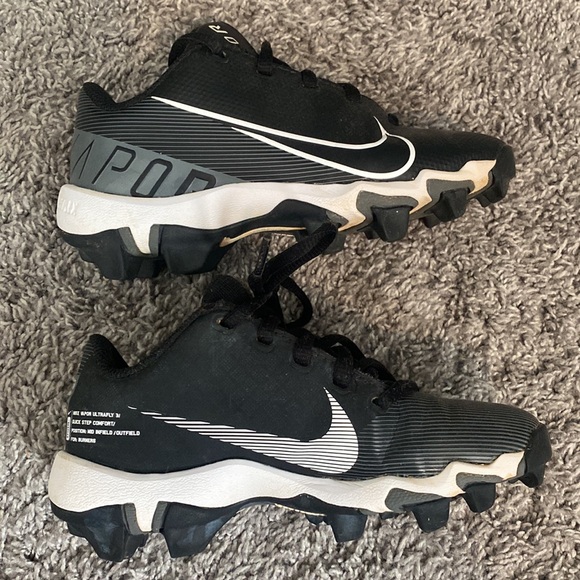 Nike Vapor Ultrafly 31 cleats - Picture 2 of 5